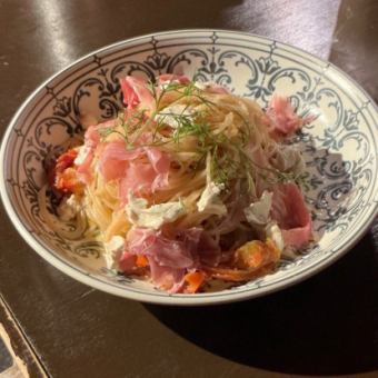 【ランチ限定】シェフ気まぐれパスタ・サラダ・ウェルカムドリンク&デザート付き 2970円(税込)