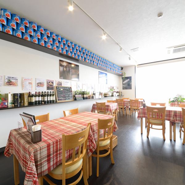 There is one floor in the store with a sense of openness, so it is best for a private party.Up to 30 people can have a banquet.You can also use it for lunch, so please feel free to contact us.