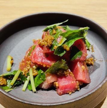 生本マグロの自家製三升漬け和え