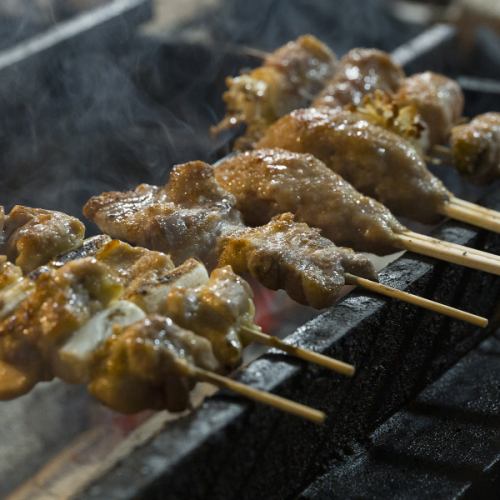 [A famous restaurant known only to those in the know] Delicious! Over 20 types of yakitori ♪