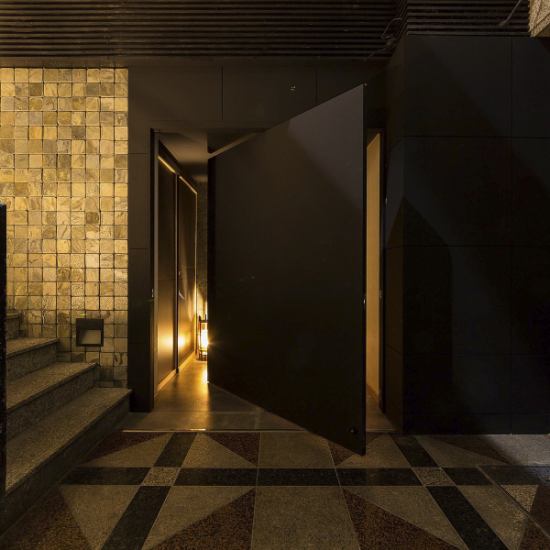 A 5% chance of finding it!? The underground, unsigned yakitori restaurant, Gibberish Hakata branch, is a hidden gem for adults!