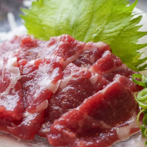 Directly shipped from Kumamoto! Premium horse sashimi