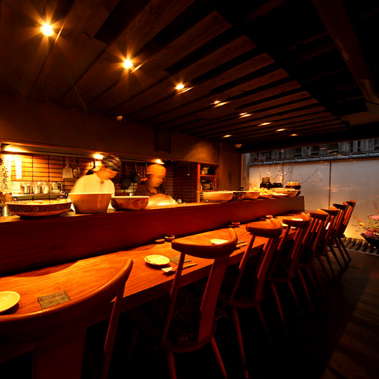 [For anniversary dates ♪] 2 people x 5 counter seats.The former Machiya teahouse in Gion has been refurbished to create a relaxing interior.The counter seats are special seats where craftsmen's skills shine! For birthdays and anniversary dates ◎