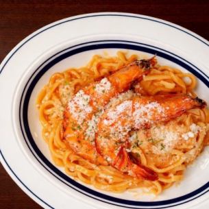 Large shrimp tomato cream pasta