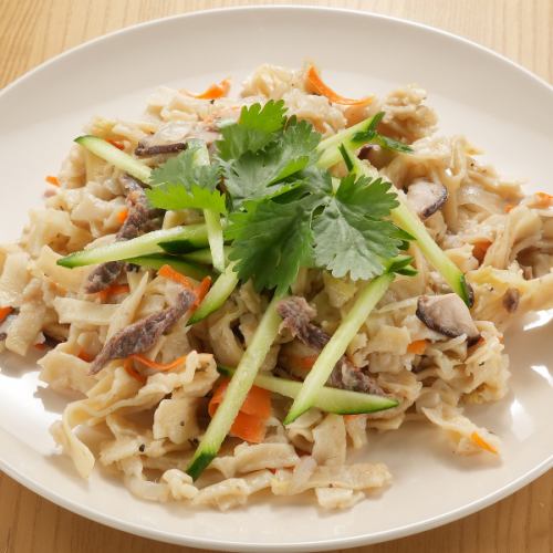 用手工麵製作的蒙古炒烏龍麵【羊肉咀碗】