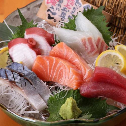 Assortment of 5 kinds of sashimi for one person (1 piece of each type)