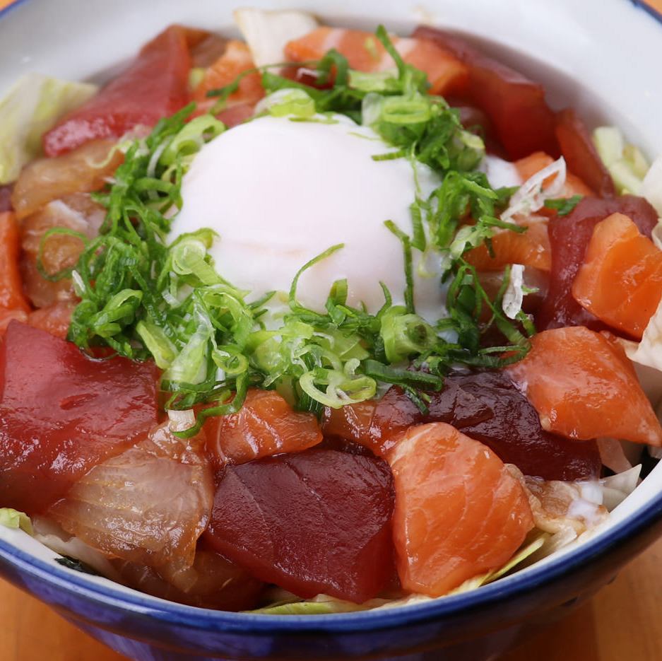 海鮮丼ランチ890円～海鮮温玉ゆっけ丼、釜揚げしらす丼など♪