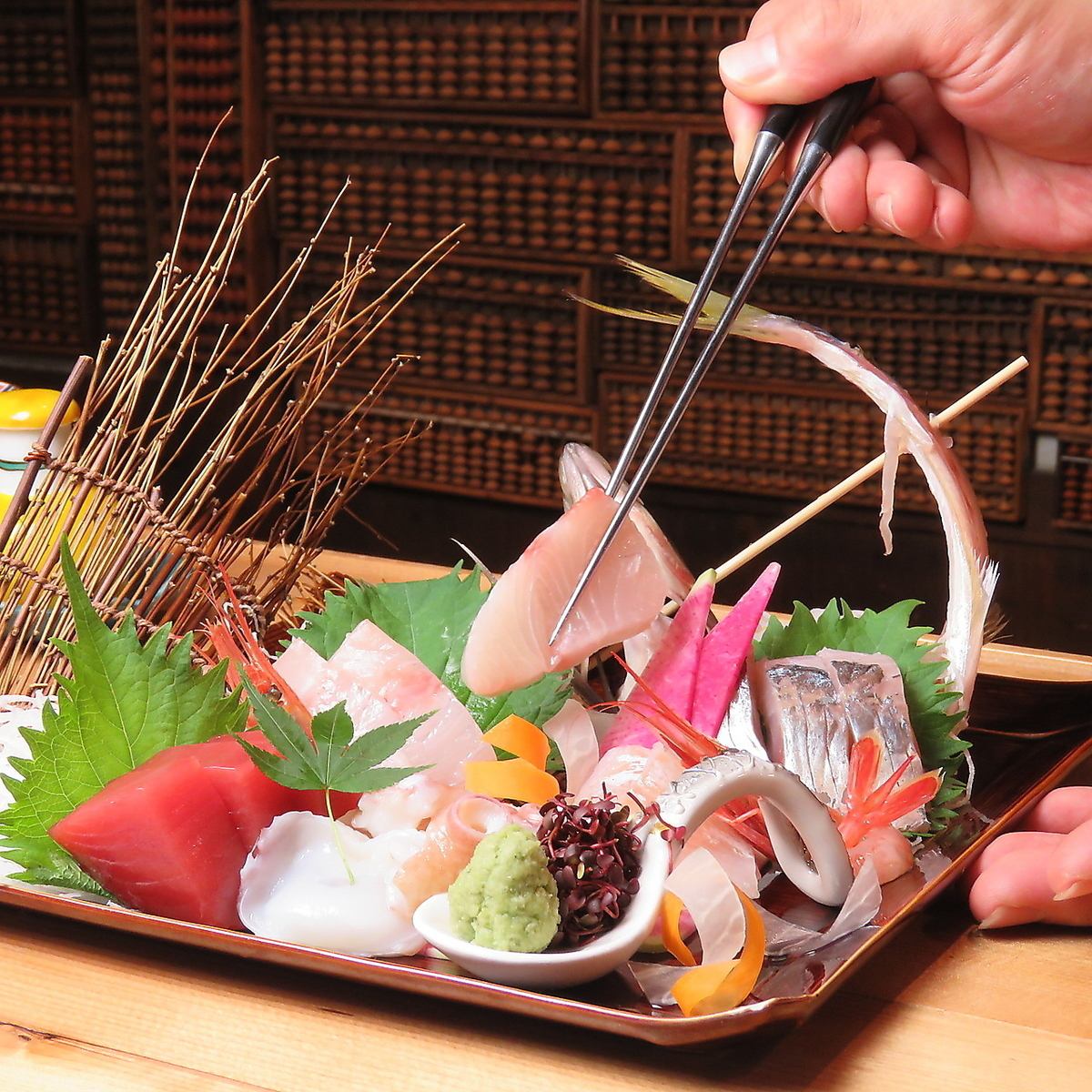 融合日本傳統與金澤精髓的新型日式酒吧，精選與海鮮相配的葡萄酒！
