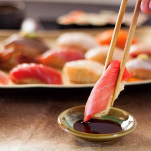 【享用新鲜海鲜特制寿司套餐】6道菜品含标准无限畅饮6,000日元（含税）