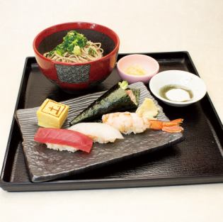 《温/冷》かけ蕎麦(小)と鮨セット