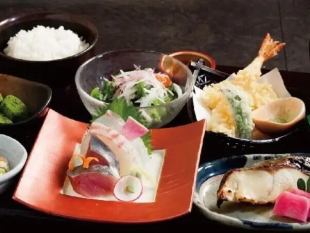 【ちょっぴり豪華な昼食にお薦め】江戸町御膳 　2500円（税込）コーヒー付きご予約限定価格です