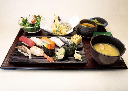 鮨8貫御膳セット2500円