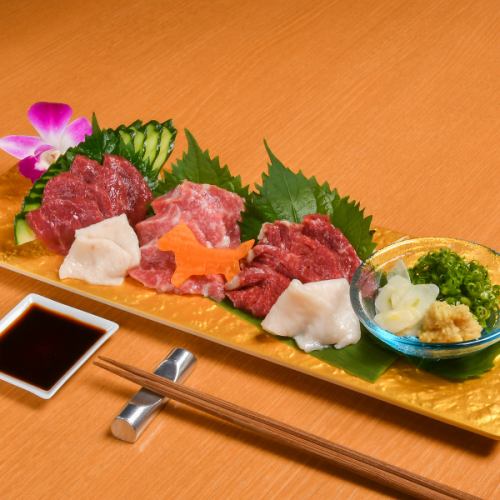 [First up is this♪] Specially selected Sakura horse meat sashimi 2,800 yen (tax included)