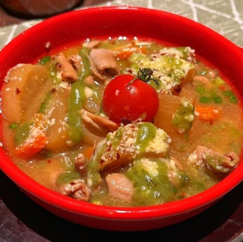 バジルチーズもつ煮込み