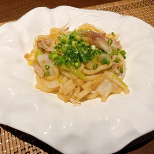柚子胡椒仕立ての焼きうどん
