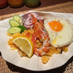 トム!ヤム!くん炒飯