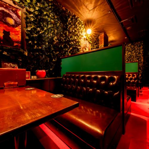 【テーブル：4名×３席】