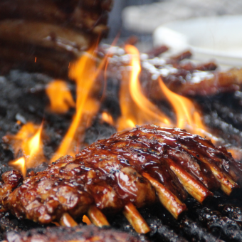 The bone-in spare ribs are delicious! Recommended for large groups! Main course "Spare rib stew" with 2 hours of all-you-can-drink for 5,000 yen