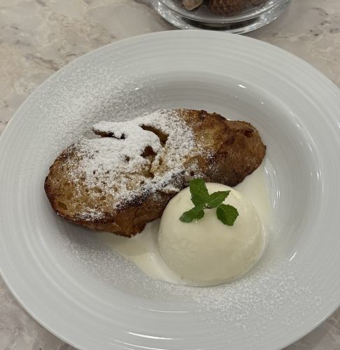 自家製フレンチトーストバニラアイス添え