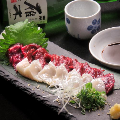 In addition to horse sashimi, banquet menu includes black kashiwa, beef tongue, oden, etc.