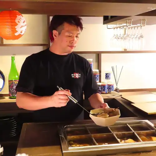 馬刺しの他、黒かしわや牛タン、おでん等の宴会メニュー