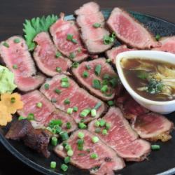 黒毛和牛のタタキ