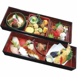 にぎり幕の内6,000円（店内飲食税抜/5,455円）吸物付