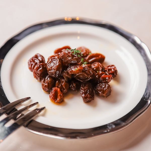 ラムコンシェルジュが手がける自家製ラムレーズンと、こだわりのスイーツを心ゆくまでお楽しみください