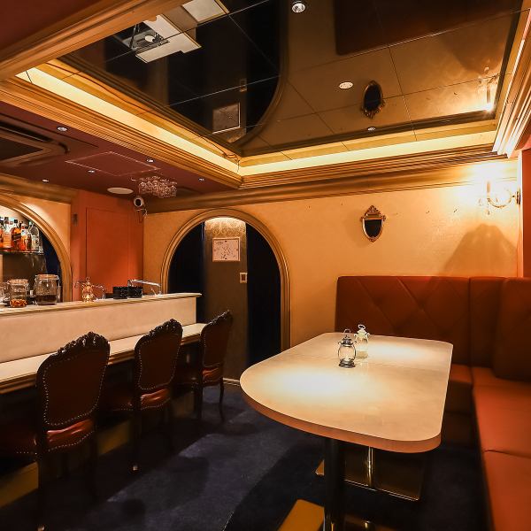 貸し切りでのご予約を承っております。パーティーなどの1次会はもちろん、翌朝5時まで営業しておりますので2次会や夜通し楽しみたい方におすすめです。お祝いやサプライズも柔軟に対応いたしますので、ぜひお気軽にお電話でご相談ください。