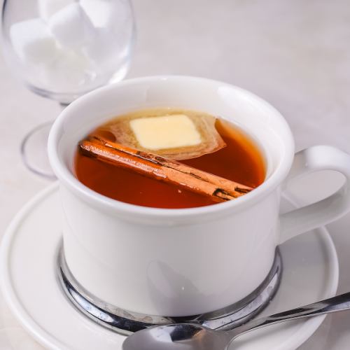 ホットバタードラムでほっと一息。心温まる夜カフェでリラックスした時間をお楽しみください