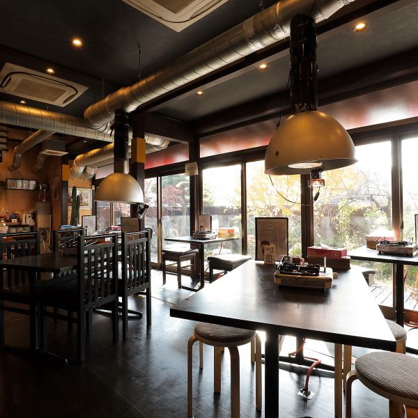 1F floor, about 35 tables are available.You can use it for various purposes such as family, girls' association, friends, date.Please spend a blissful time comfortably surrounded by delicious authentic Korean cuisine.
