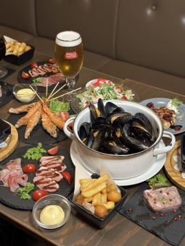 本日は前半満席　遅い時間はゆっくり飲めます