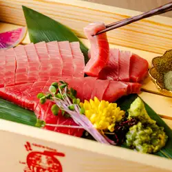 Tuna cross section sashimi (back)