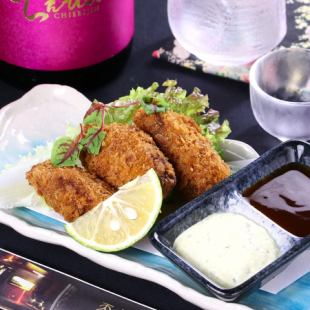 Large fried oysters with homemade tartar sauce