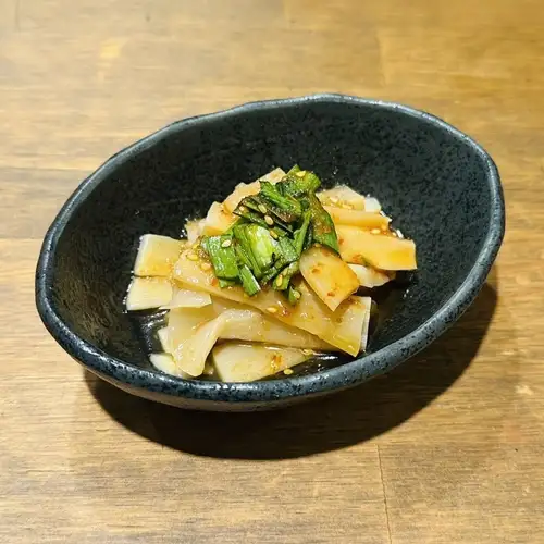 Chive sauce and bamboo shoots