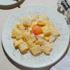 蛋黄油封培根蛋面