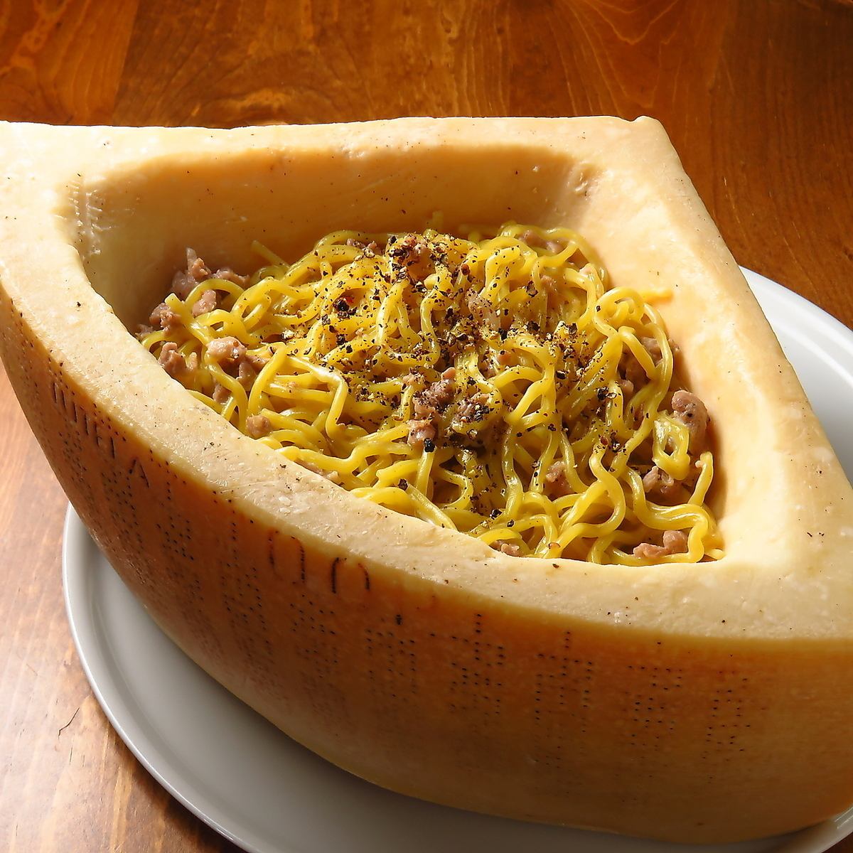 We also serve lunch! Enjoy it with a drink!