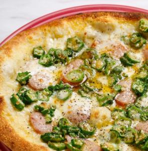 Salted sausage and okra pizza