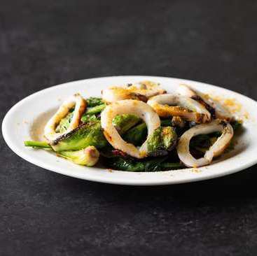 壱岐産ヤリイカと季節野菜のソテー　カラスミがげ