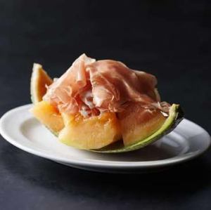 熊本縣紅肉蜜瓜和新鮮磨碎的火腿