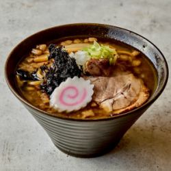 燕背脂ラーメン