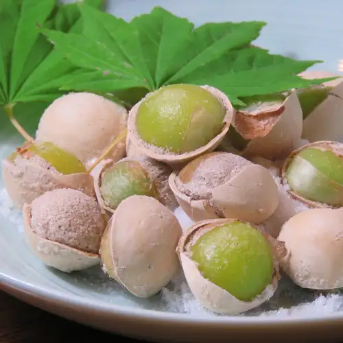 Salt-roasted ginkgo nuts