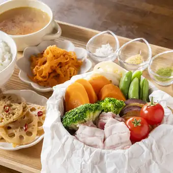 【ランチ】ヘルシーなのにお腹が満たされる♪前菜付きせいろ蒸しランチ1500円(税込)