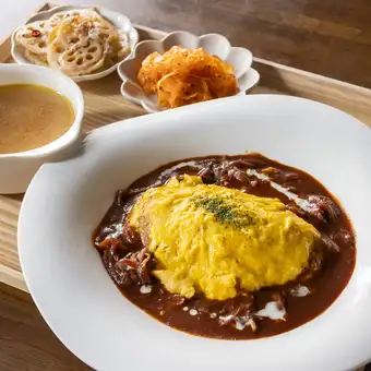 【ランチ】デミグラスソース&玉子の禁断な組合わせ♪前菜付きオムハヤシランチ1500円(税込)