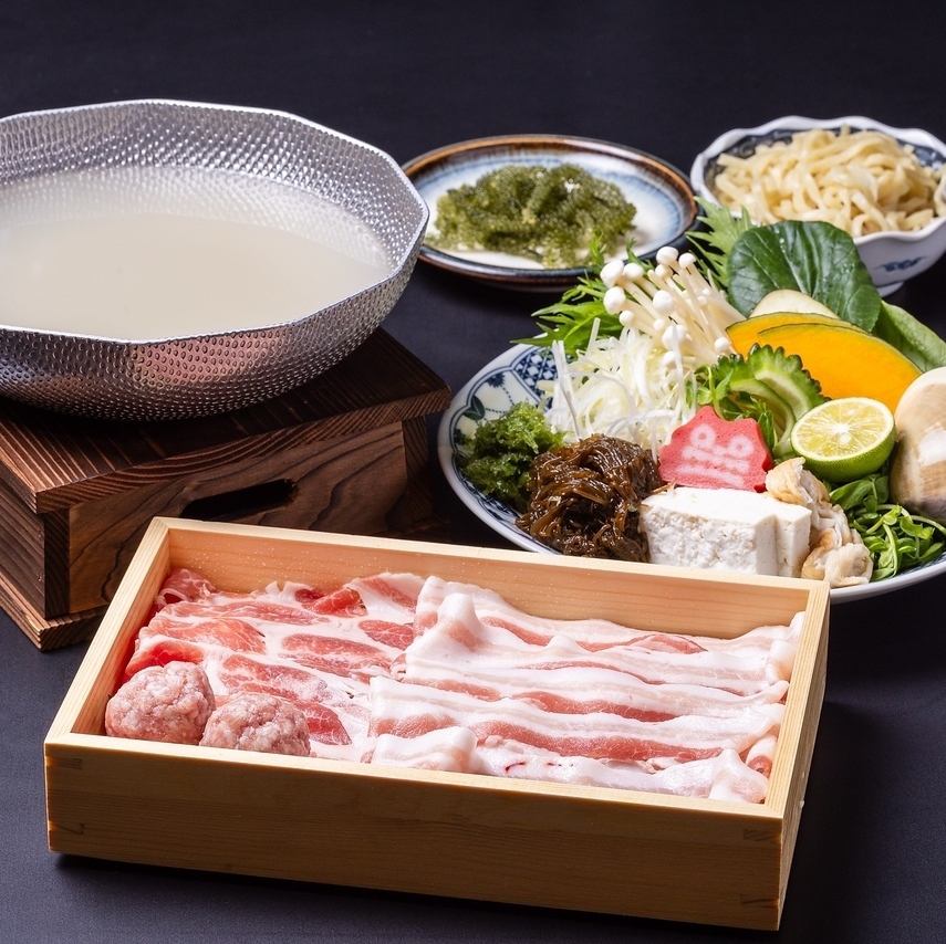 個室完備◎宮古島の雪塩を使用しはまぐり出汁で食べる最高級のしゃぶしゃぶが絶品！