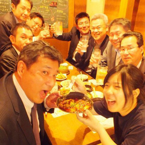 【賑やかに愉しむ宴会はサモハン★】連日仕事帰りの会社員で賑わう中華酒場サモハン！活気あふれる店内は気軽に立ち寄りたくなる雰囲気★※現在新型コロナの感染症対策として席数をゆったりめに取っております。