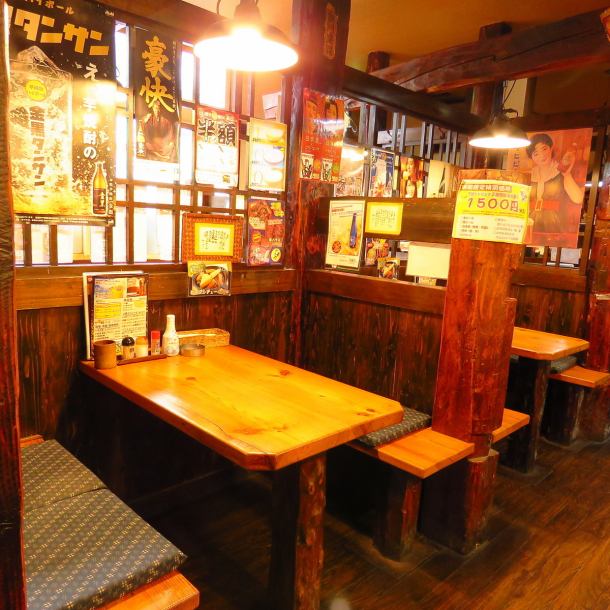 [Atmosphere] There are counter and table seats available.There is also a nice "half private room"! Recommended for banquets, first parties, second parties, alumni associations, farewell parties, etc. ♪ It is also popular with women who like alcohol because it is a retro interior ◎ Please use it when you meet girls in Tohaku !