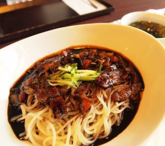 ジャージャー麺 (チャジャンミョン)