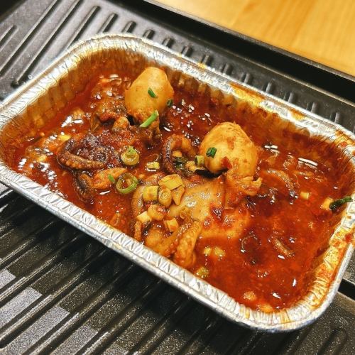 Chugumi (sweet and spicy stewed octopus)