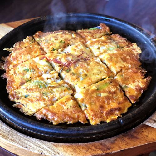 Stone-grilled kimchi and cheese pancakes (large)